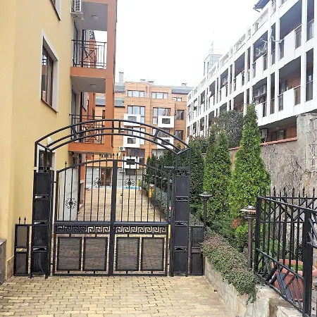 Victorio 3 Two-bedroom Eh شقة